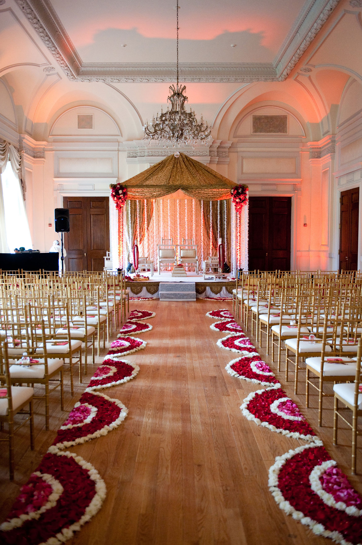 ceremony aisle decor