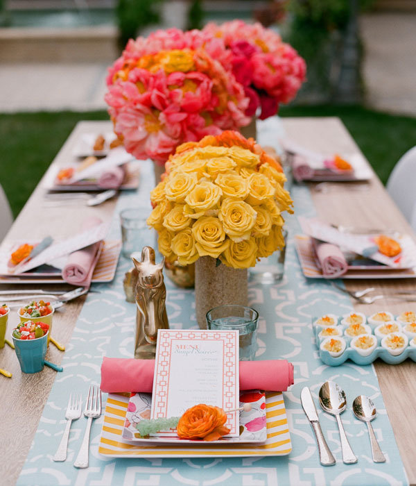 wedding centerpieces The colorblocked flowers stand out even more against