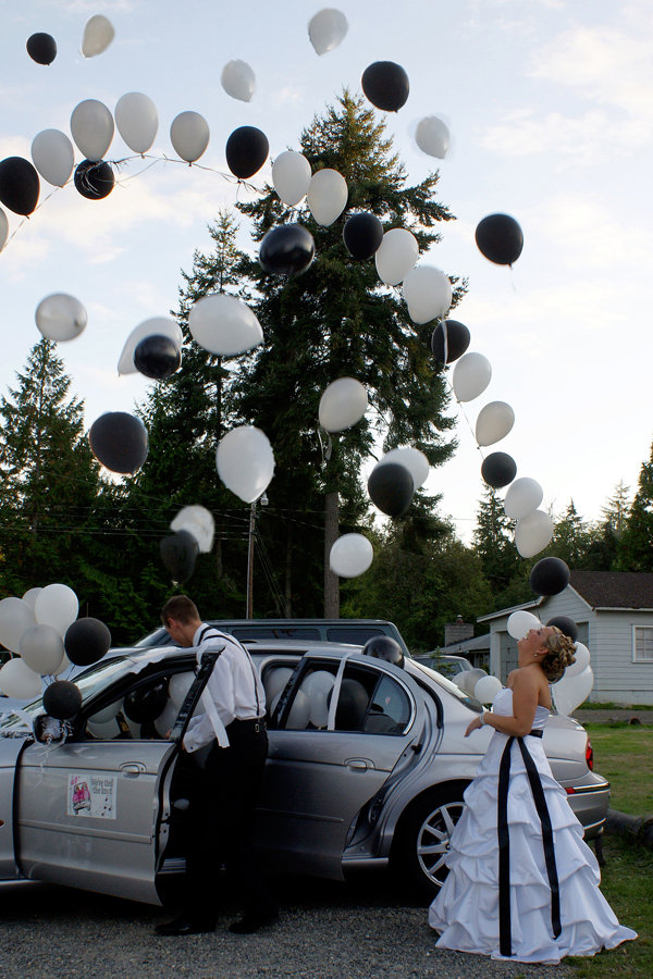 wedding getaway car with balloons
