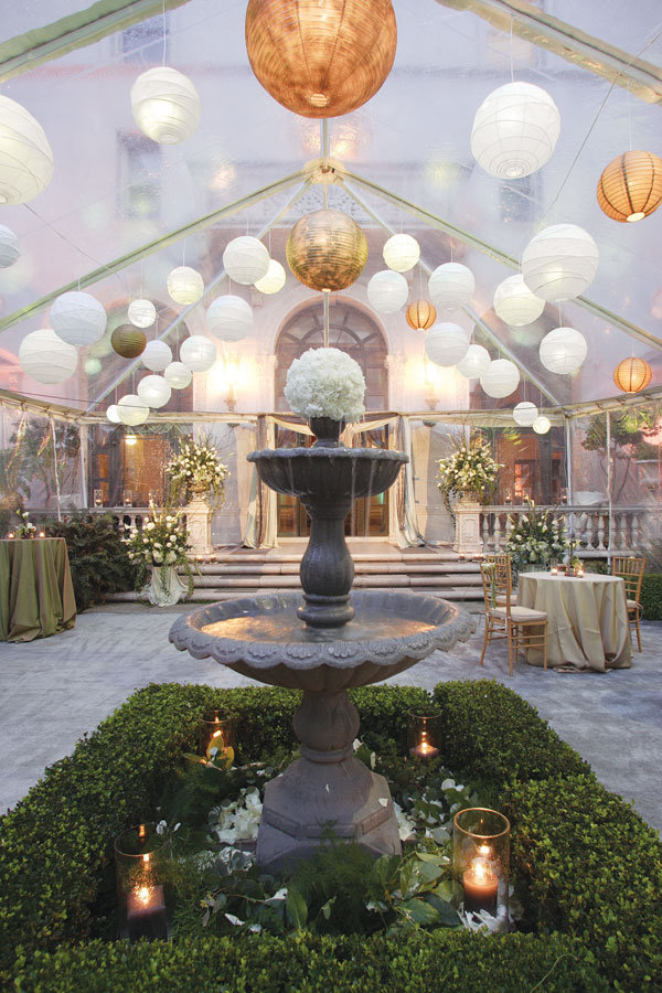 Why We Love It Transform your reception spot by hanging paper lanterns