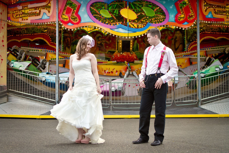 wedding photos on the boardwalk