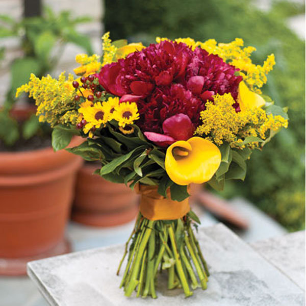 How to Cut Wedding Flower Costs BridalGuide