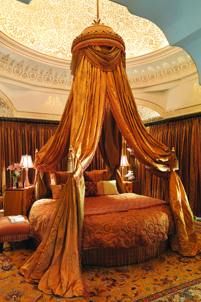 jaipur india golden bed