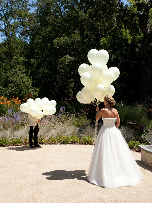 Balloon release wedding first look