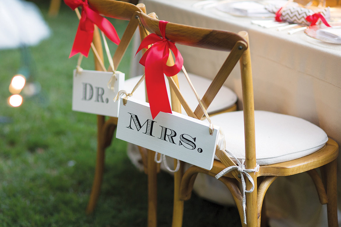 dr and mrs sweetheart table signs