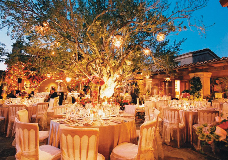 reception ideas An Arizona reception held beneath the stars gets an 