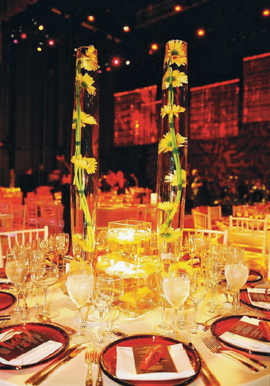 pink gerbera daisy wedding table arrangements