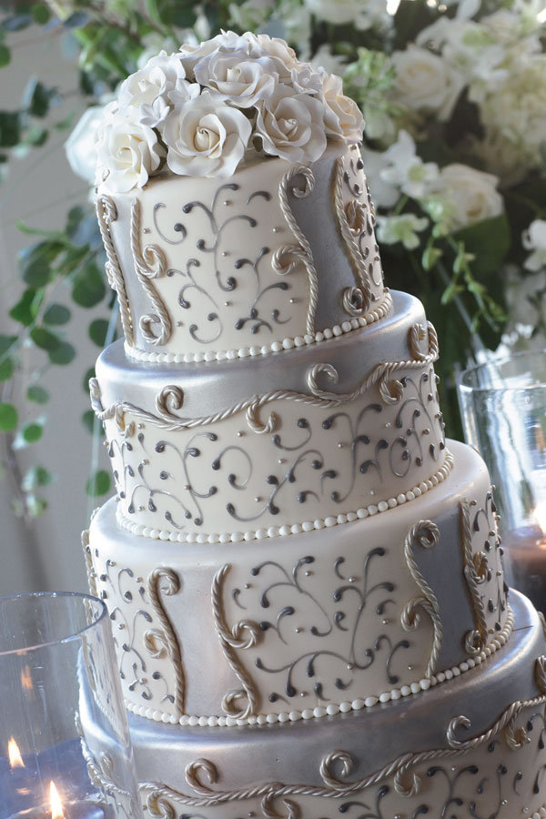 We used silver and opal dust all over the cake so it was very shiny