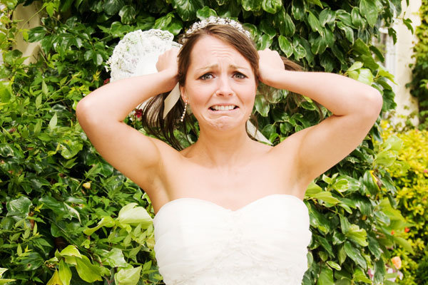 Novia estresada el día de su boda.