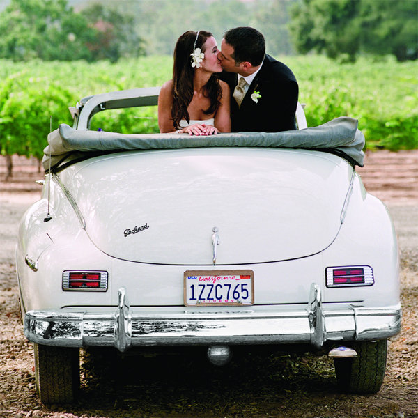 bride groom kissing