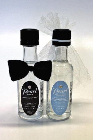 pearl wedding cake vodka bride groom favor