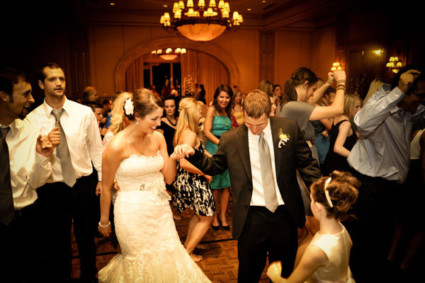 bride groom dancing