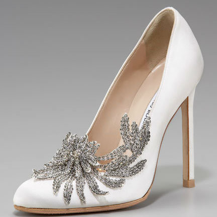 manolo-blahnik-swan-2.jpg