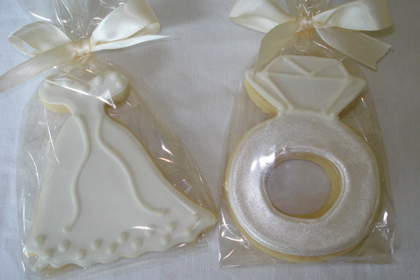 Dress and ring cookies