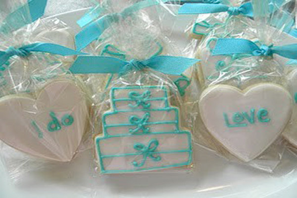 "Love" and "I do" wedding cookies