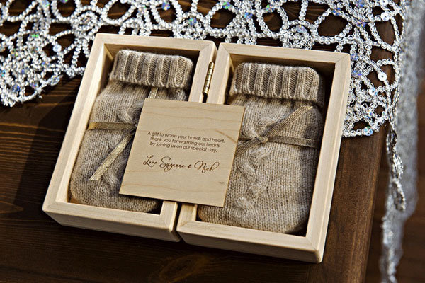 30 Ideas for Winter Wedding Favors BridalGuide