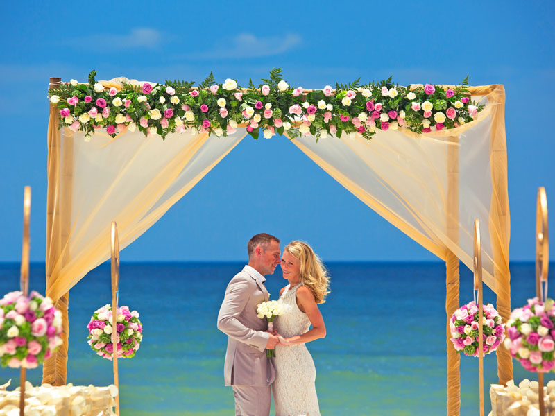 BridalGuide: Win a honeymoon at Royalton Suites Cancun Resort & Spa!