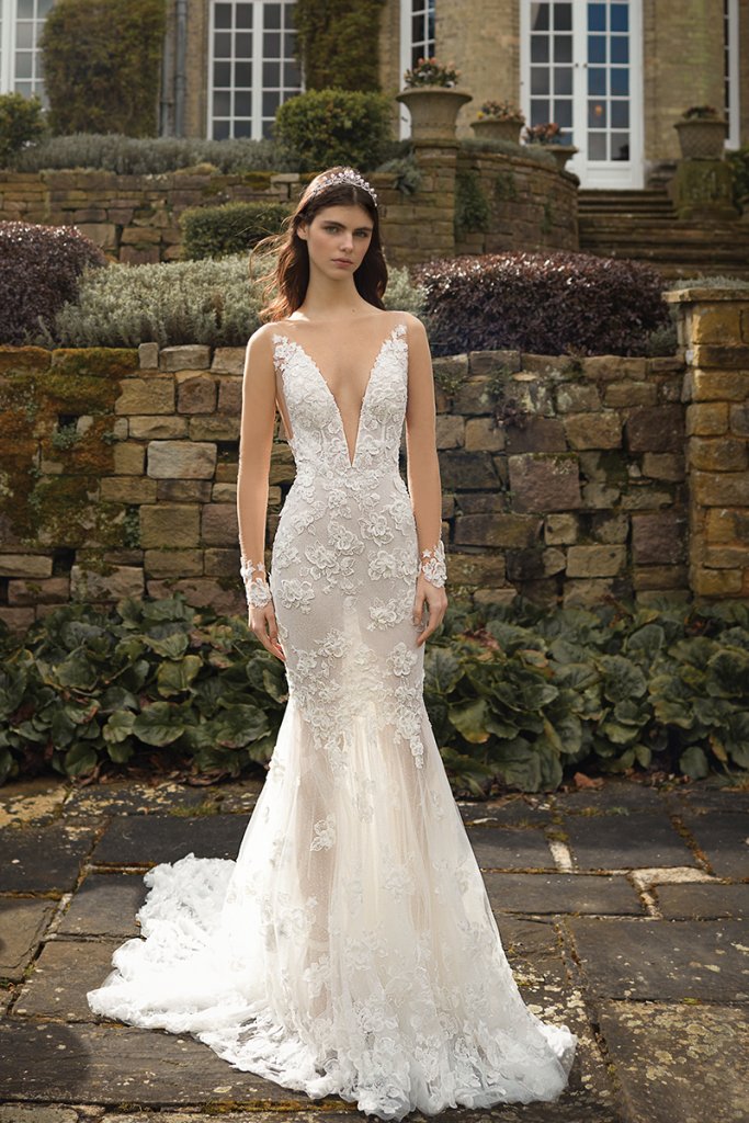 Wedding Dress with a Plunging Neckline — a Daring Gown for Free