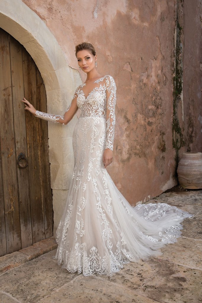 Style 88049 Justin Alexander Wedding Gown