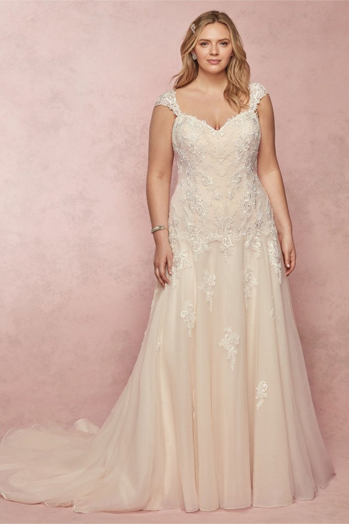 Dessi curve Rebbeca Ingram lace gown