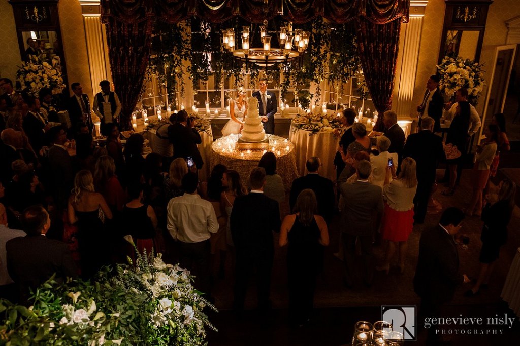 wedding cake cutting