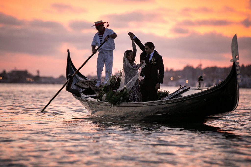 Gondola wedding bride and groom