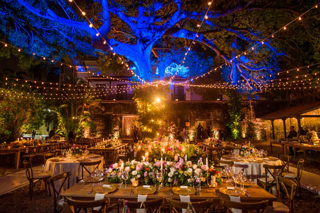 Romantic wedding reception decorations
