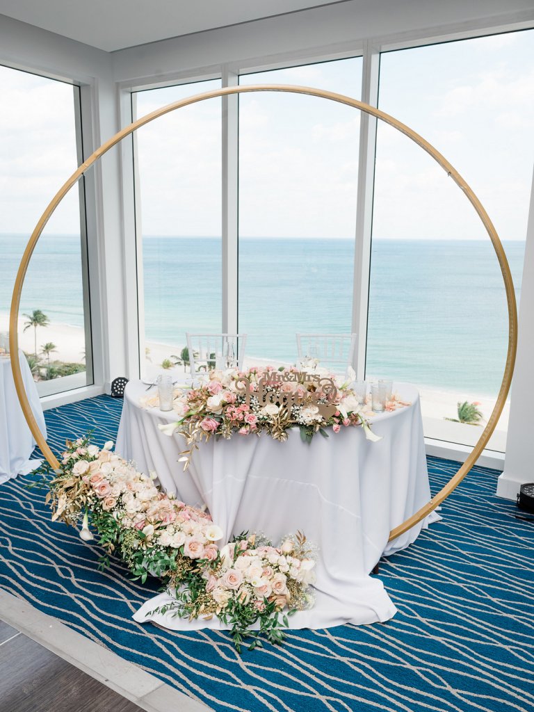 Wedding sweetheart table