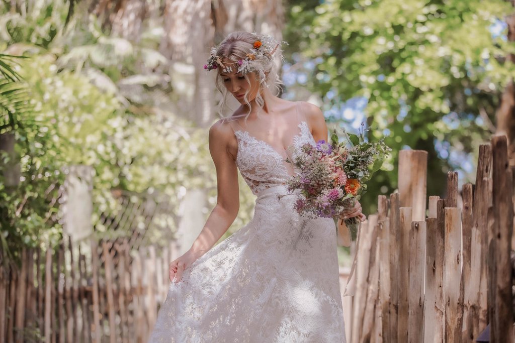 Bohemian bride wedding photo