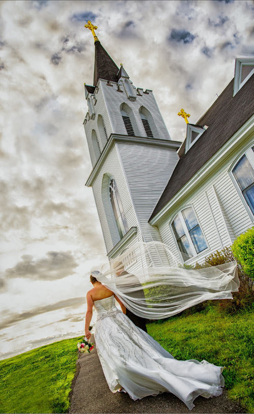 brides flowing veil