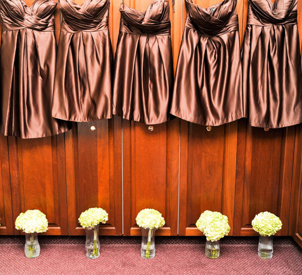 bridesmaids dresses bouquets
