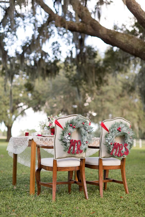 christmas wreath sweetheart table