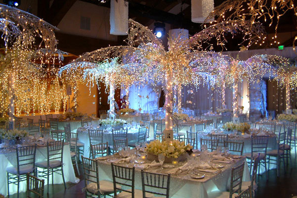 enchanting decor for a winter wedding
