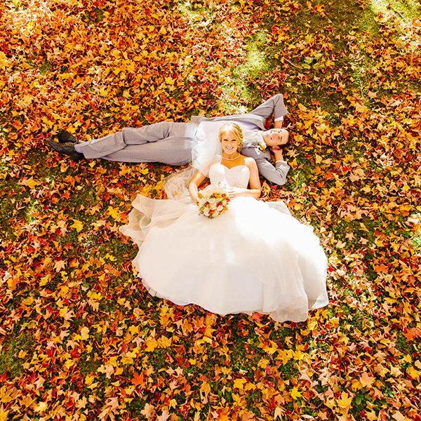 fall leaves wedding photo