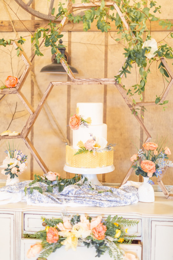 honeycomb wedding cake