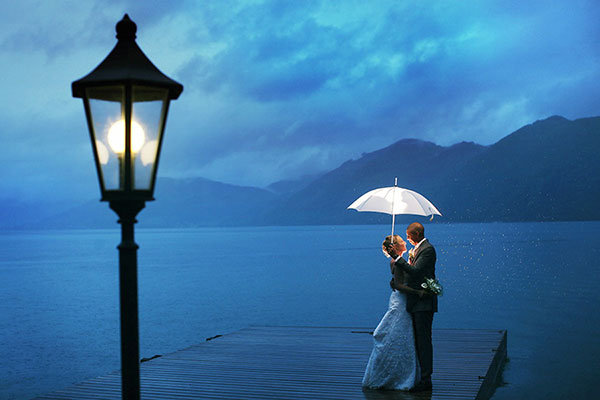 gorgeous lighting in wedding photo