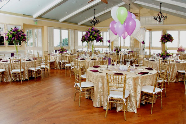 kids table balloon centerpiece