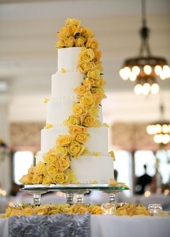 yellow rose cake