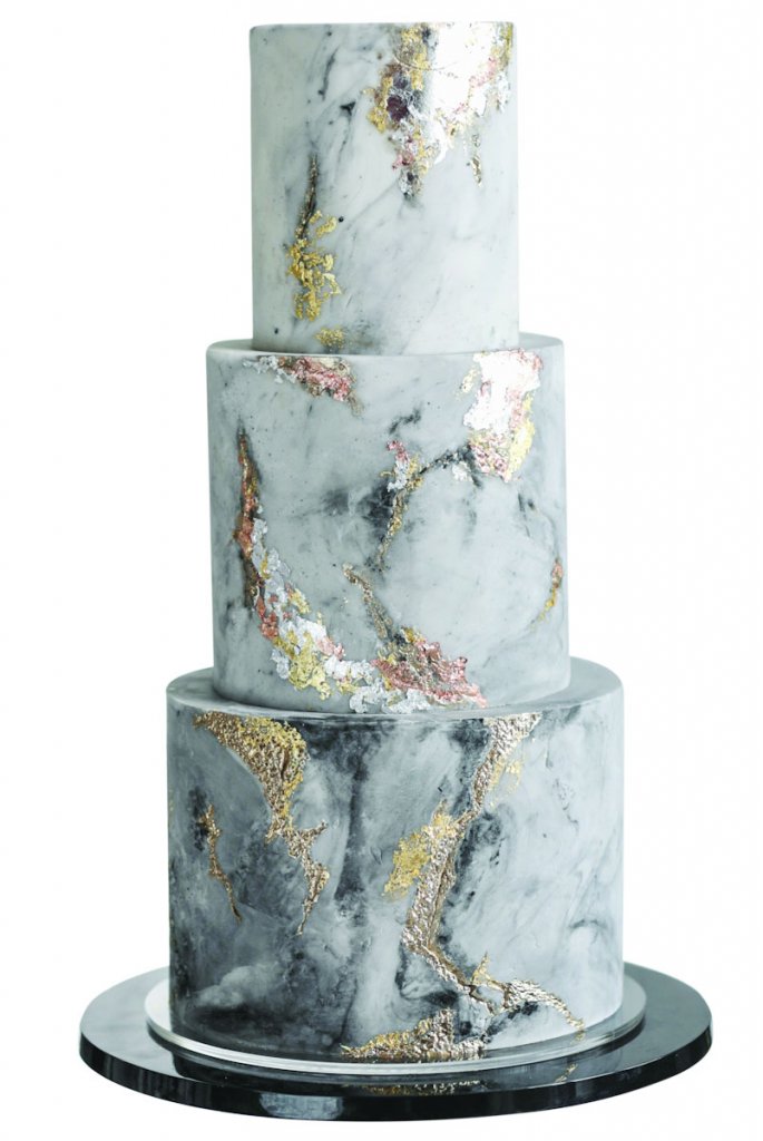 Celestial Wedding Cakes To Reestablish That It Was Written In The Stars -  DWP Insider