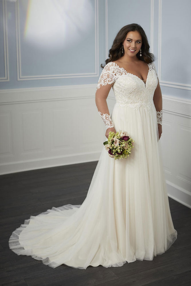 Glamorous Curvy Bride Wedding Gown