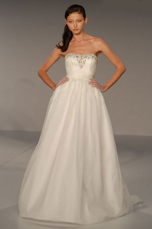 10 Mistakes Brides Make When Dress Shopping BridalGuide 10 Mistakes Brides Make When Dress Shopping BridalGuide