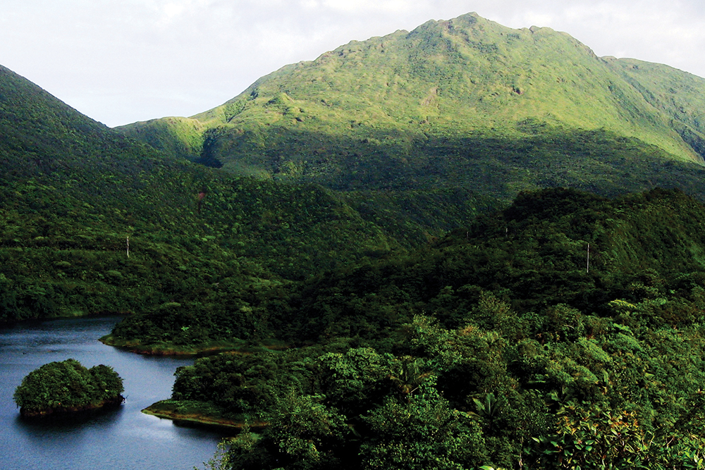 dominica morne trois pitons