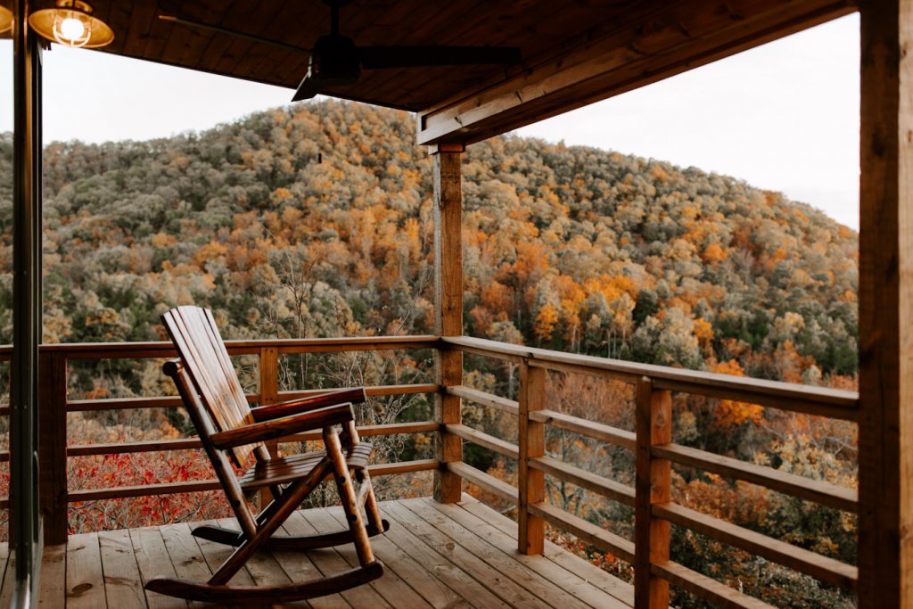 scenic mountain lodge on sardis lake airbnb oklahoma