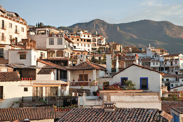 taxco mexico buildings 