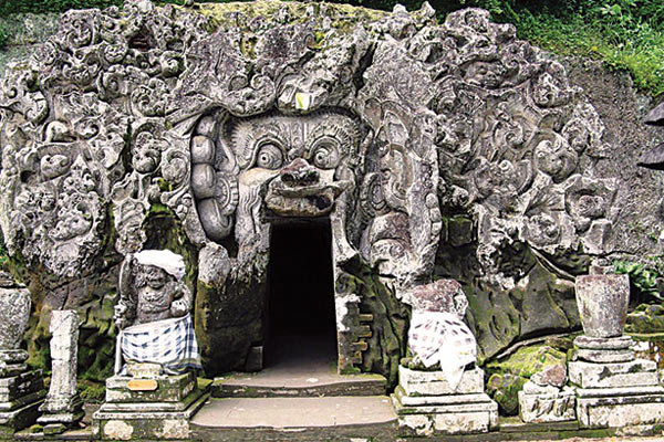 goa gajah elephant cave bali