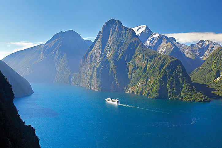 milford sound new zealand