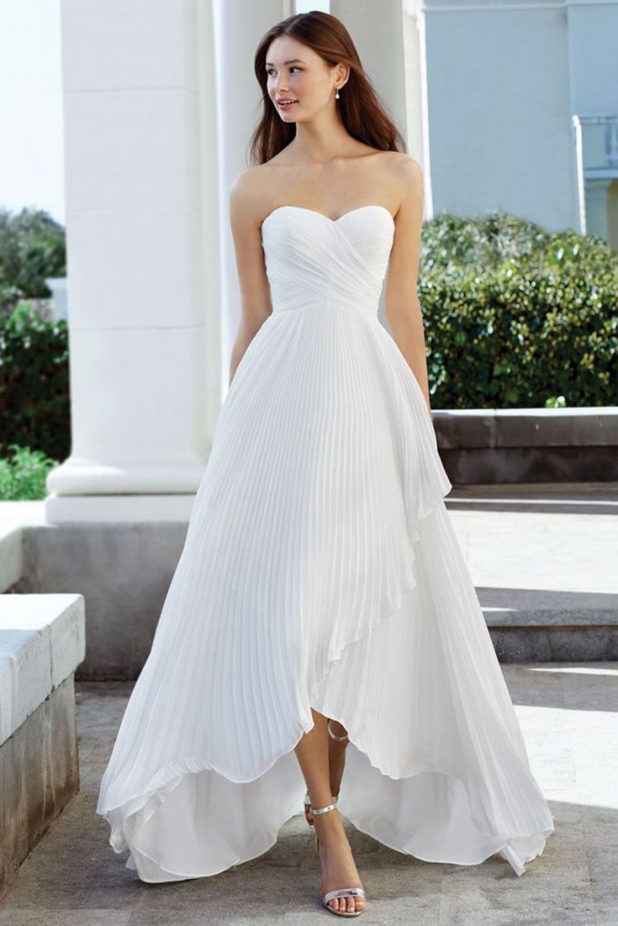 A Traditional Brides Guide to Modest Wedding Dresses  Pretty Happy Love   Wedding Blog  Essense Designs Wedding Dresses