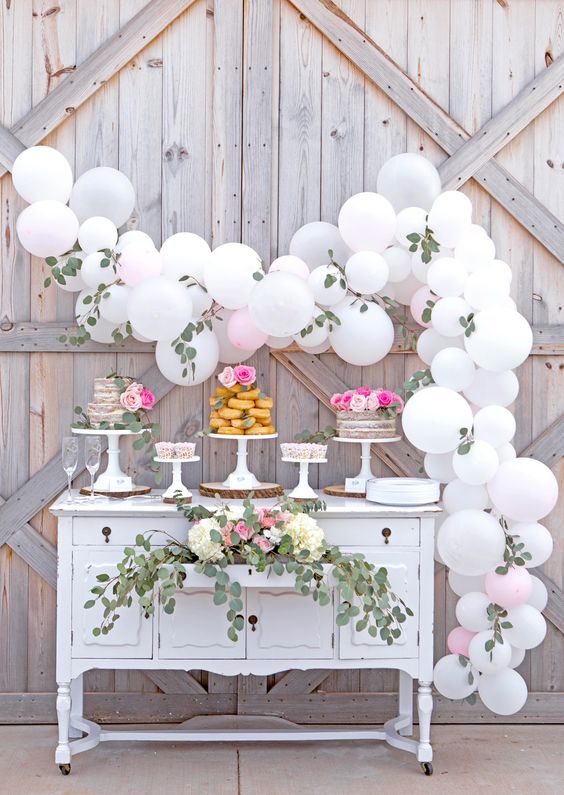 balloon and floral rustic-chic dessert table 