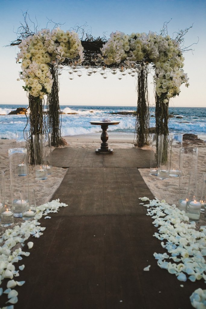 beach wedding ceremony decor