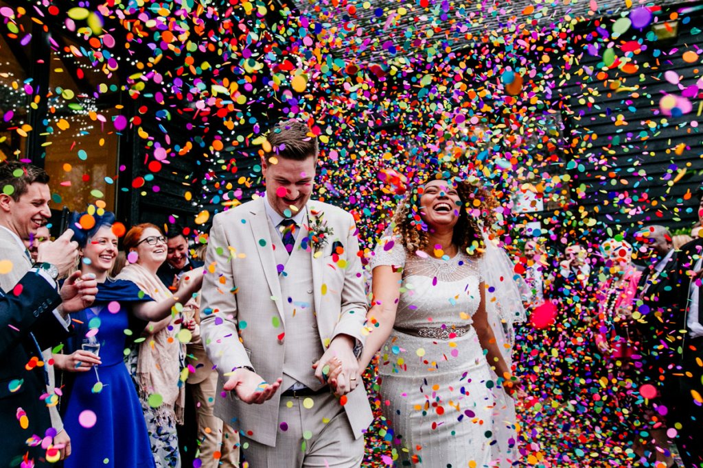 confetti wedding exit